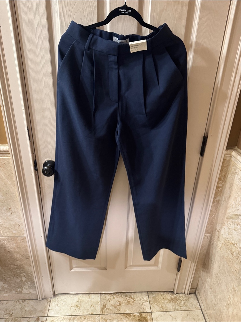Abercrombie & Fitch women’s Dark Navy Pleated Dress Pants